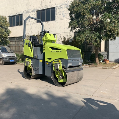 滿足施工要求小型壓路機優勢表現在以下多個方面