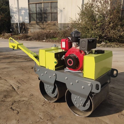 小型手扶壓路機操作人員應(yīng)了解的常識