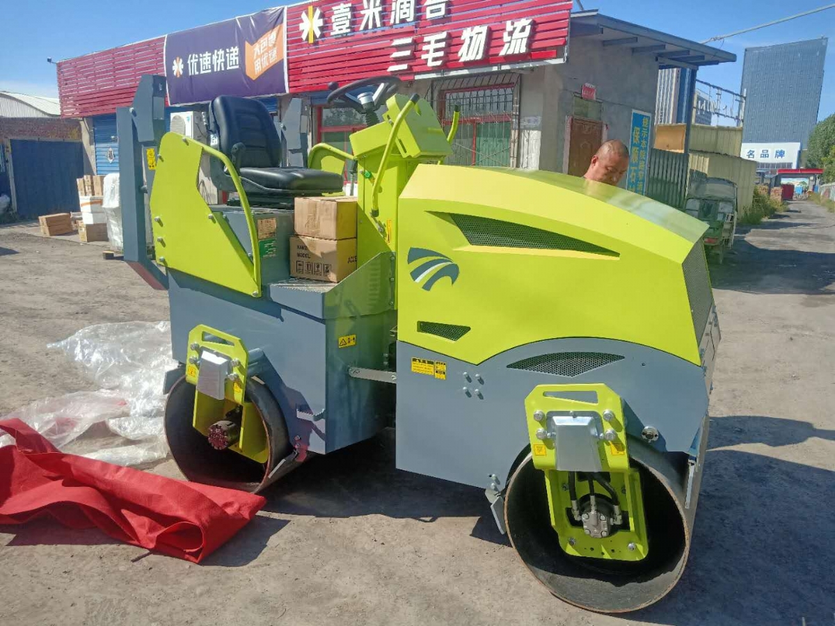 春季施工，小型壓路機碾壓路面如何做到有序效率高？