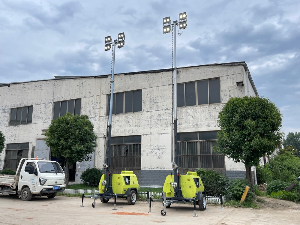 持續(xù)交貨中!山東思拓瑞克20臺(tái)9米移動(dòng)照明燈車陸續(xù)發(fā)貨發(fā)往蒙古國(guó)