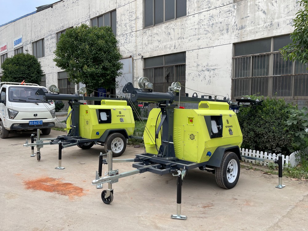 持續(xù)交貨中!山東思拓瑞克20臺(tái)9米移動(dòng)照明燈車陸續(xù)發(fā)貨發(fā)往蒙古國(guó)