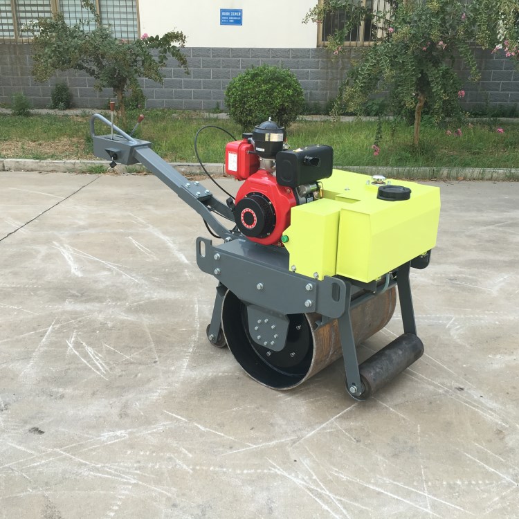 三輥壓路機(jī)